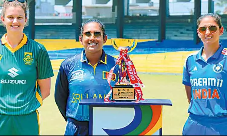 முத்தரப்பு ஒருநாள் தொடர்: இந்தியா - இலங்கை ஆட்டம்.. மழை காரணமாக டாஸ் போடுவதில் தாமதம்