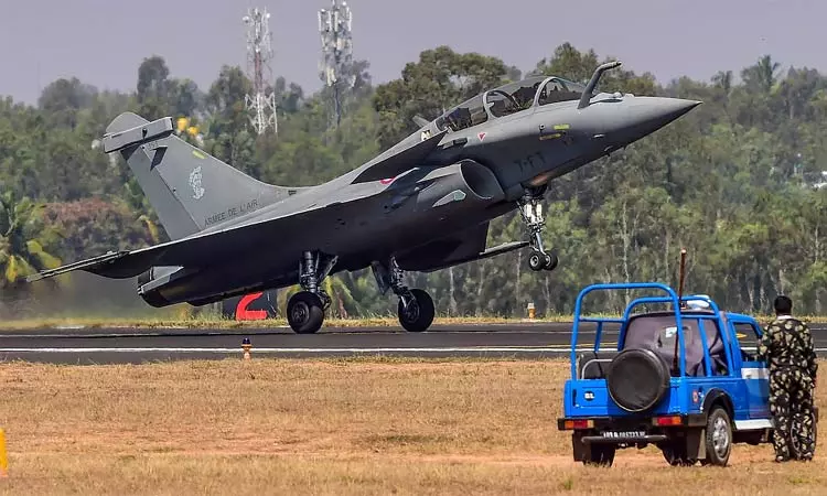 பிரான்சிடமிருந்து மேலும் 26 ரபேல் போர் விமானங்களை வாங்கும் இந்தியா; ஒப்பந்தம் கையெழுத்து பிரான்சிடமிருந்து மேலும் 26 ரபேல் போர் விமானங்களை வாங்கும் இந்தியா; ஒப்பந்தம் கையெழுத்து