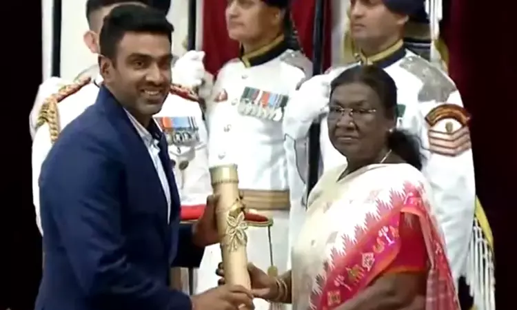 பத்ம ஸ்ரீ விருதை பெற்றார் ரவிச்சந்திரன் அஸ்வின்