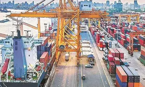 வர்த்தக தடையை மீறி பாகிஸ்தான் செல்லும் இந்திய பொருட்கள் வர்த்தக தடையை மீறி பாகிஸ்தான் செல்லும் இந்திய பொருட்கள்