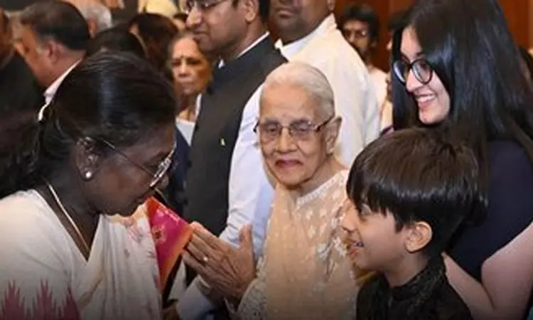 பத்ம விருதுகள் வழங்கும் நிகழ்ச்சியில்... ... இன்றைய முக்கிய செய்திகள்.. சில வரிகளில் 30-04-2025 பத்ம விருதுகள் வழங்கும் நிகழ்ச்சியில்... ... இன்றைய முக்கிய செய்திகள்.. சில வரிகளில் 30-04-2025