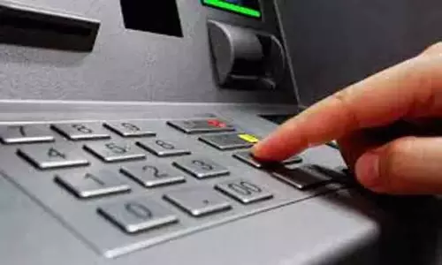 ஏ.டி.எம்.-ல் பணம் எடுக்கப்போறீங்களா? - நாளை முதல் உஷார்!