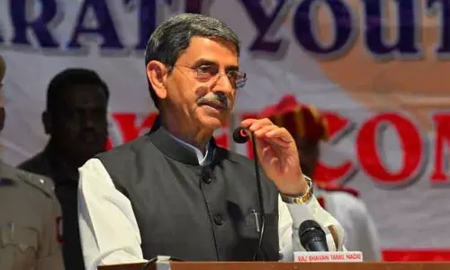 மாநிலங்களை மையப்படுத்திய வளர்ச்சியால் பாரத தேசம் வளர்ந்து கொண்டிருக்கிறது - கவர்னர் ஆர்.என். ரவி மாநிலங்களை மையப்படுத்திய வளர்ச்சியால் பாரத தேசம் வளர்ந்து கொண்டிருக்கிறது - கவர்னர் ஆர்.என். ரவி