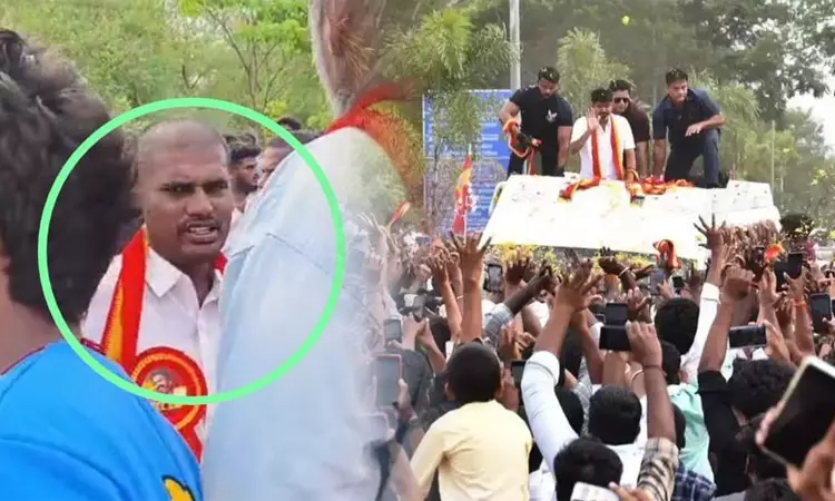 விஜய்யை பார்க்கச் சென்ற காவலர் சஸ்பெண்ட்விஜய்யை... ... இன்றைய முக்கிய செய்திகள்.. சில வரிகளில் 03-05-2025 விஜய்யை பார்க்கச் சென்ற காவலர் சஸ்பெண்ட்விஜய்யை... ... இன்றைய முக்கிய செய்திகள்.. சில வரிகளில் 03-05-2025