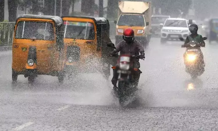 தமிழ்நாட்டில் 2 நாட்களுக்கு கனமழைக்கு வாய்ப்பு தமிழ்நாட்டில் 2 நாட்களுக்கு கனமழைக்கு வாய்ப்பு