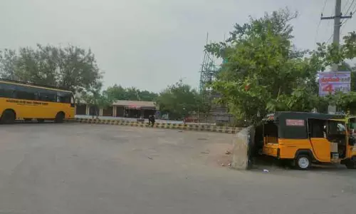 திருவெண்ணெய்நல்லூர்: கட்சி கொடிக்கம்பங்கள் அகற்றம்