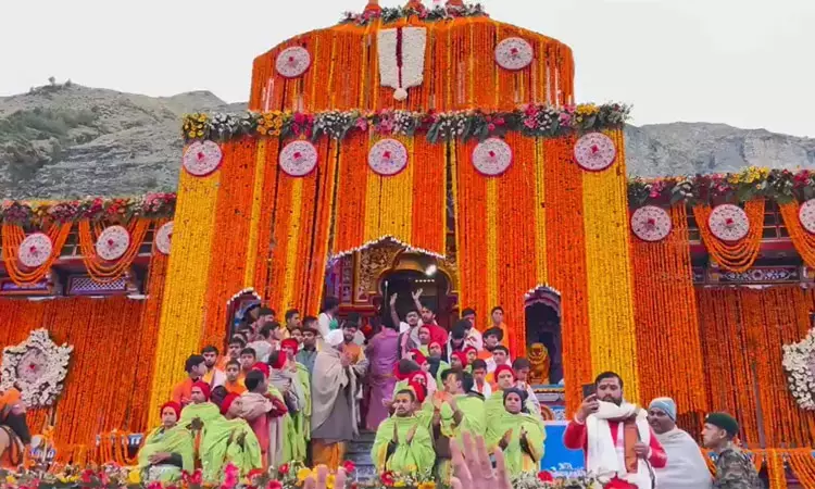 பத்ரிநாத் கோவில் திறப்பு - 15 டன் மலர்களால்... ... இன்றைய முக்கிய செய்திகள்.. சில வரிகளில் 04-05-2025 பத்ரிநாத் கோவில் திறப்பு - 15 டன் மலர்களால்... ... இன்றைய முக்கிய செய்திகள்.. சில வரிகளில் 04-05-2025