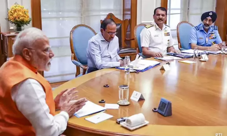 பிரதமர் மோடியுடன் விமானப்படை தளபதி சந்திப்பு; முக்கிய ஆலோசனை