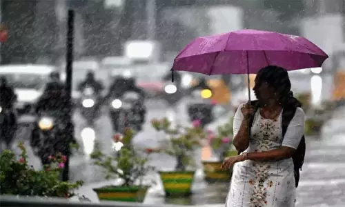 தமிழகத்தில் 4 மாவட்டங்களில் இன்று கனமழைக்கு வாய்ப்பு தமிழகத்தில் 4 மாவட்டங்களில் இன்று கனமழைக்கு வாய்ப்பு