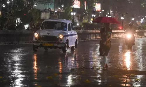 15 மாவட்டங்களில் நள்ளிரவு 1 மணிவரை மழைக்கு வாய்ப்பு 15 மாவட்டங்களில் நள்ளிரவு 1 மணிவரை மழைக்கு வாய்ப்பு