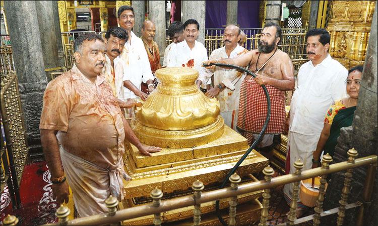 வசந்தோற்சவ ஏற்பாடுகள் தீவிரம்-  பத்மாவதி தாயார் கோவிலில் ஆழ்வார் திருமஞ்சனம்