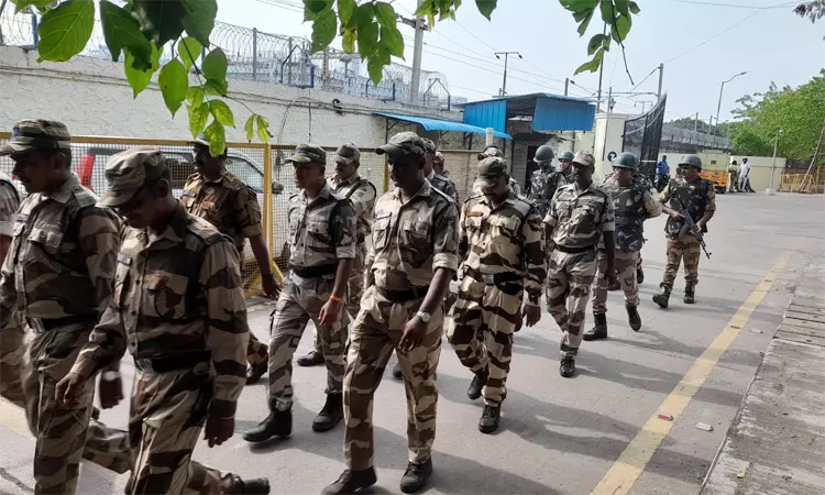 போர்க்கால ஒத்திகையின் ஒரு பகுதியாக டெல்லியில்... ... பயங்கரவாத தாக்குதல் இனியும் நடைபெறாமல் இருக்கவே ஆபரேஷன் சிந்தூர் - ராணுவ அதிகாரிகள் விளக்கம் போர்க்கால ஒத்திகையின் ஒரு பகுதியாக டெல்லியில்... ... பயங்கரவாத தாக்குதல் இனியும் நடைபெறாமல் இருக்கவே ஆபரேஷன் சிந்தூர் - ராணுவ அதிகாரிகள் விளக்கம்