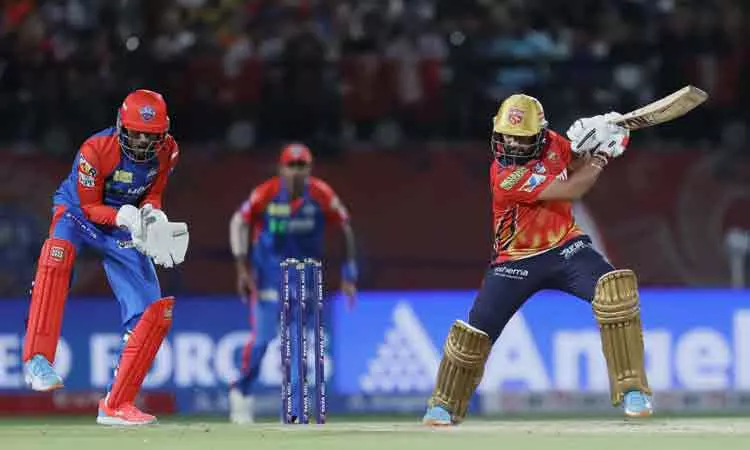 பாகிஸ்தான் தாக்குதல் - ஐ.பி.எல். போட்டி பாதியிலேயே நிறுத்தம்