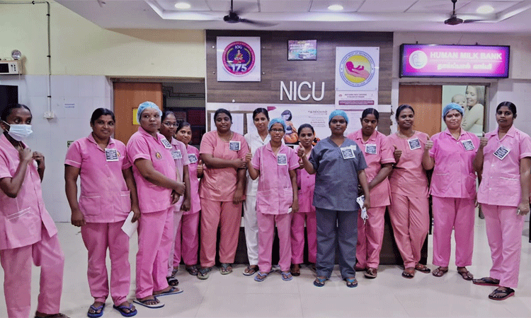 செவிலியர் தினம்: சென்னையில் கோரிக்கை பட்டை அணிந்து பணி செய்த தொகுப்பூதிய செவிலியர்கள்