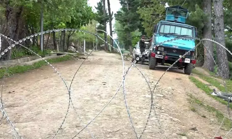 காஷ்மீரில் தொடரும் தேடுதல் வேட்டை