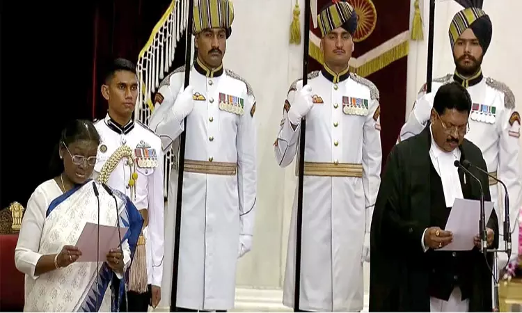 சுப்ரீம் கோர்ட்டின் புதிய தலைமை நீதிபதியாக பி.ஆர். கவாய் பதவியேற்பு