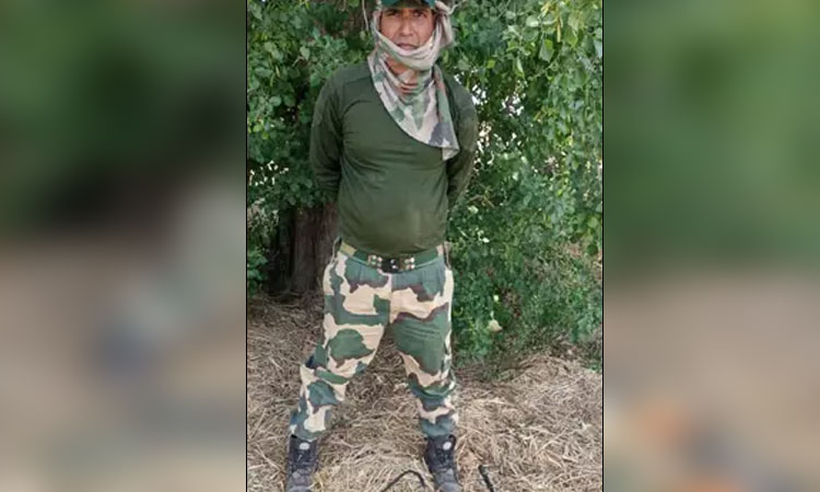 பாகிஸ்தான் ராணுவத்திடம் சிக்கிய எல்லை பாதுகாப்பு படை வீரர் இந்தியாவிடம் ஒப்படைப்பு