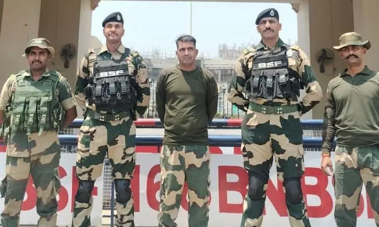 பாகிஸ்தான் ராணுவத்திடம் சிக்கிய எல்லை பாதுகாப்பு படை வீரர் இந்தியாவிடம் ஒப்படைப்பு