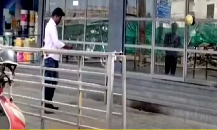 நெல்லை டவுன் பகுதியில் உள்ள தனியார் பைக் ஷோரூம்... ... இன்றைய முக்கிய செய்திகள் சில வரிகளில்...14-05-2025 நெல்லை டவுன் பகுதியில் உள்ள தனியார் பைக் ஷோரூம்... ... இன்றைய முக்கிய செய்திகள் சில வரிகளில்...14-05-2025