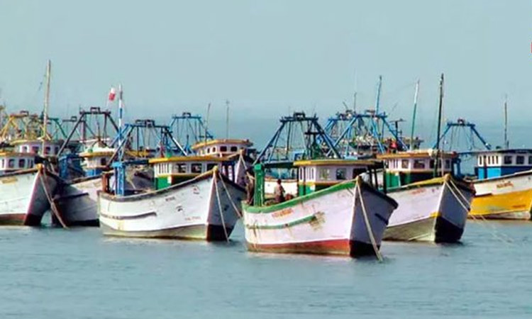 மே 18ல் மீனவர்கள் கடலுக்கு செல்ல தடை