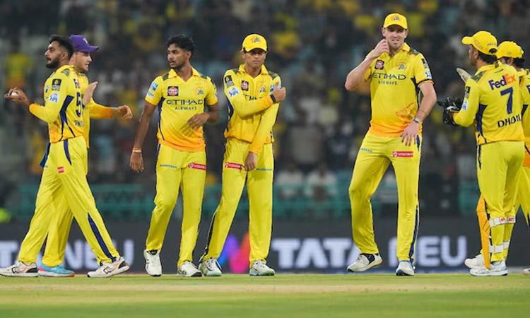 மீண்டும் தொடங்கும் ஐ.பி.எல்.: சென்னை அணியில் பங்கேற்க முடியாத வீரர்கள் யார் - யார்..?