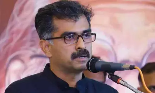 தமிழக கவர்னர் அரசியல் சாசன சட்டத்திற்கு புறம்பாகவே நடந்து கொள்கிறார் - துரை வைகோ பேட்டி தமிழக கவர்னர் அரசியல் சாசன சட்டத்திற்கு புறம்பாகவே நடந்து கொள்கிறார் - துரை வைகோ பேட்டி