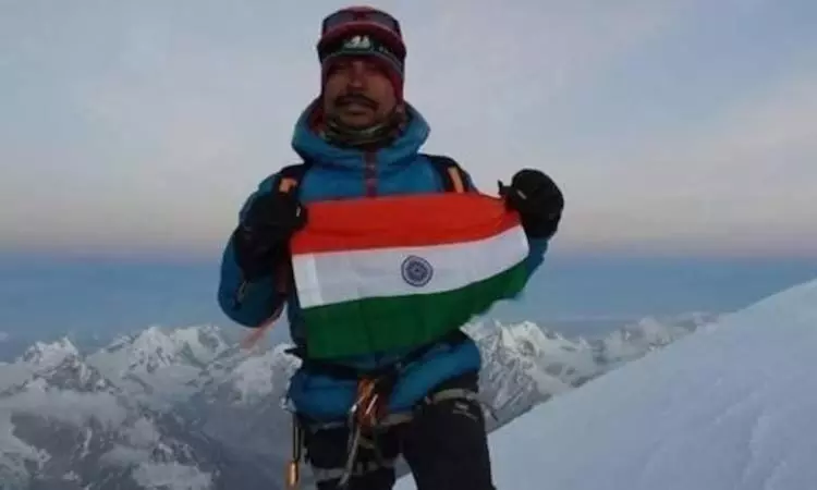 மலையேற்றத்தின்போது மயங்கி விழுந்து இந்தியர் உயிரிழப்பு