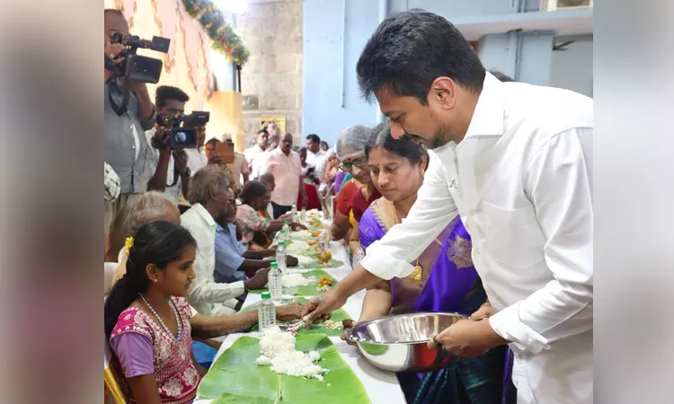 திருவல்லிக்கேணி பார்த்தசாரதி கோவிலில் அன்னதான திட்டம்: உதயநிதி தொடங்கி வைத்தார்