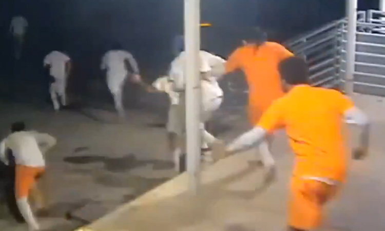 அமெரிக்காவில் சிறையில் இருந்து 10 கைதிகள் தப்பி ஓட்டம்: 4 பேர் சிக்கினர்