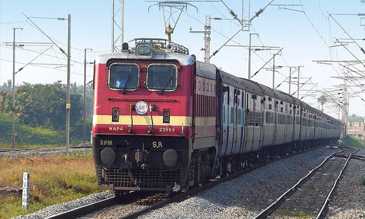 காரைக்கால் - பேரளம் இடையே அதிவேக ரெயில் சோதனை ஓட்டம் தொடக்கம்; மக்களுக்கு எச்சரிக்கை