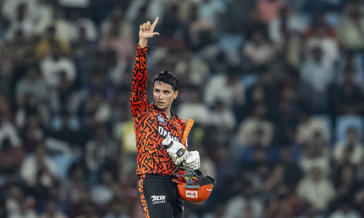 ஐ.பி.எல்.வரலாற்றில் ஒரே அணிக்காக அதிக முறை.. மாபெரும் சாதனை படைத்த அபிஷேக் சர்மா