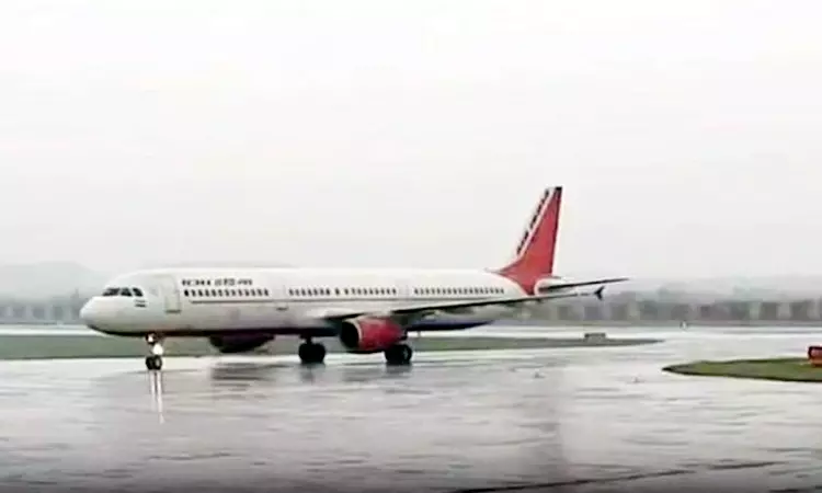 சென்னை விமான நிலையத்தில் 16 விமானங்கள் தாமதம் சென்னை விமான நிலையத்தில் 16 விமானங்கள் தாமதம்