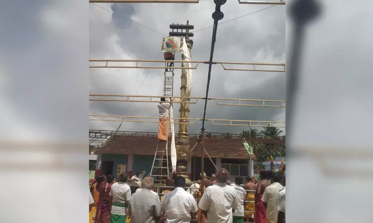 சூலக்கல் மாரியம்மன் கோவில் தேர் திருவிழா தொடங்கியது