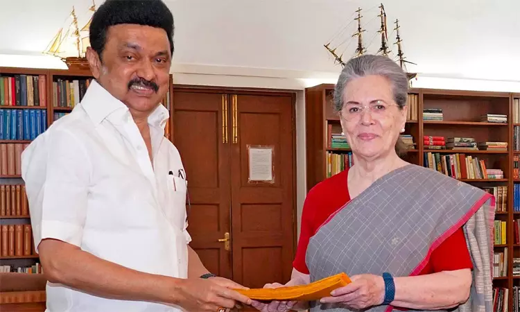 காங்கிரஸ் மூத்த தலைவர் சோனியா காந்தியுடன்... ... இன்றைய முக்கிய செய்திகள் சில வரிகளில்.. 23-05-2025