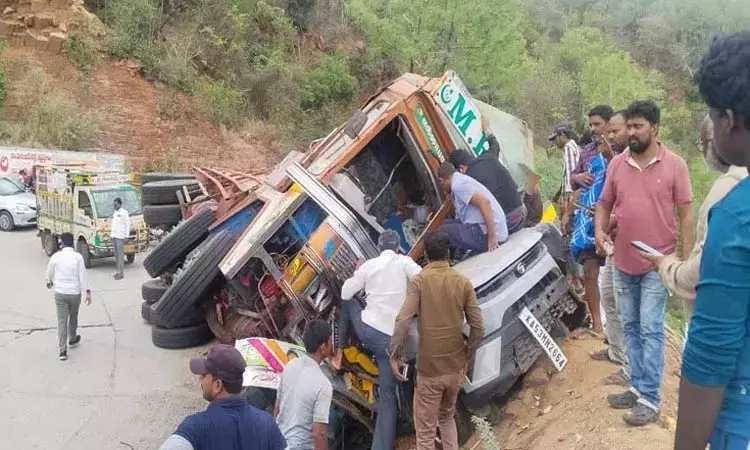 கார் மீது லாரி மோதி கோர விபத்து - 5 பேர் பலிஆந்திர... ... இன்றைய முக்கிய செய்திகள் சில வரிகளில்.. 24-05-2025