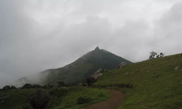 வெள்ளியங்கிரி மலை ஏறிய இரண்டு பக்தர்கள்... ... இன்றைய முக்கிய செய்திகள் சில வரிகளில்.. 25-05-2025 வெள்ளியங்கிரி மலை ஏறிய இரண்டு பக்தர்கள்... ... இன்றைய முக்கிய செய்திகள் சில வரிகளில்.. 25-05-2025