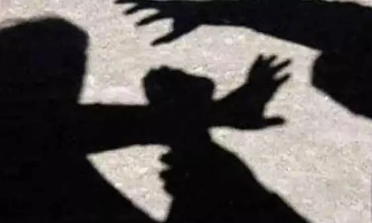 ஆசைக்கு இணங்க மறுத்த வாலிபர்.. திருநங்கை செய்த கொடூர செயல்