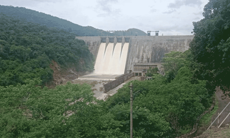 முழு கொள்ளளவை எட்டிய பில்லூர் அணை முழு கொள்ளளவை எட்டிய பில்லூர் அணை