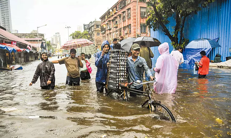 75 ஆண்டுகளுக்கு பிறகு மும்பையில் முன்கூட்டியே தொடங்கிய பருவமழை