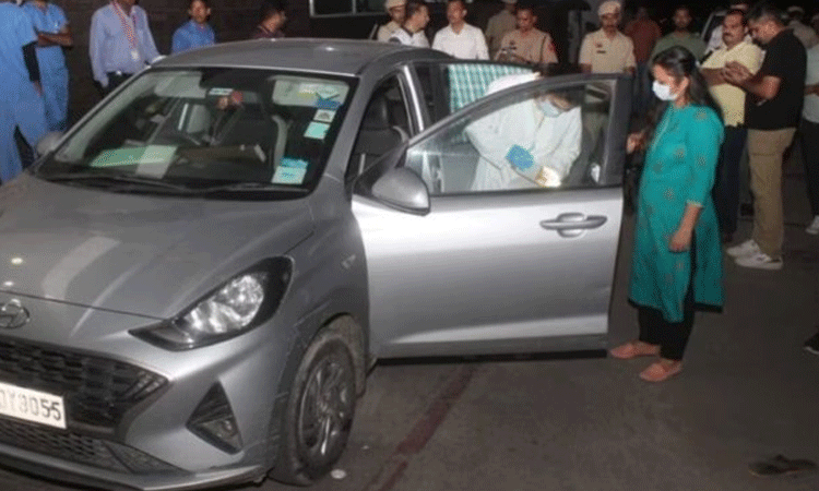 அரியானாவில் ஒரே குடும்பத்தை சேர்ந்த 7 பேர் விஷம் அருந்தி தற்கொலை அரியானாவில் ஒரே குடும்பத்தை சேர்ந்த 7 பேர் விஷம் அருந்தி தற்கொலை