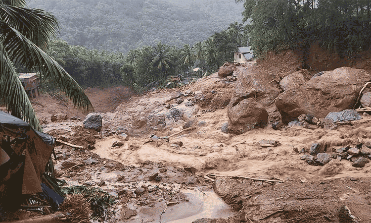 கோவை, நீலகிரியில் தொடரும் ரெட் அலர்ட் கோவை, நீலகிரியில் தொடரும் ரெட் அலர்ட்