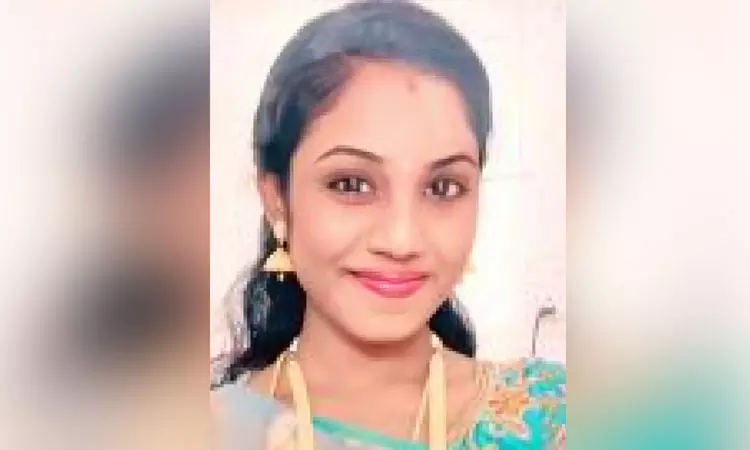 ஐஸ்கிரீம் கொட்டியதில் மாமியாருக்கும் - மருமகளுக்கும் தகராறு: இளம்பெண் எடுத்த விபரீத முடிவு ஐஸ்கிரீம் கொட்டியதில் மாமியாருக்கும் - மருமகளுக்கும் தகராறு: இளம்பெண் எடுத்த விபரீத முடிவு