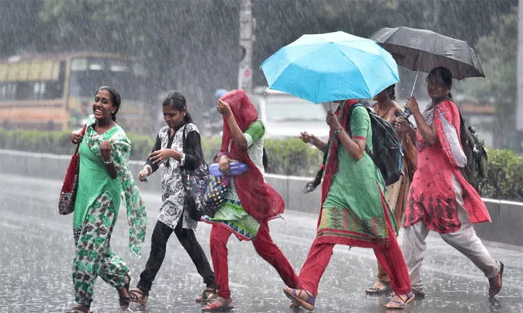 சென்னையின் பல்வேறு பகுதிகளில் பரவலாக மழை சென்னையின் பல்வேறு பகுதிகளில் பரவலாக மழை