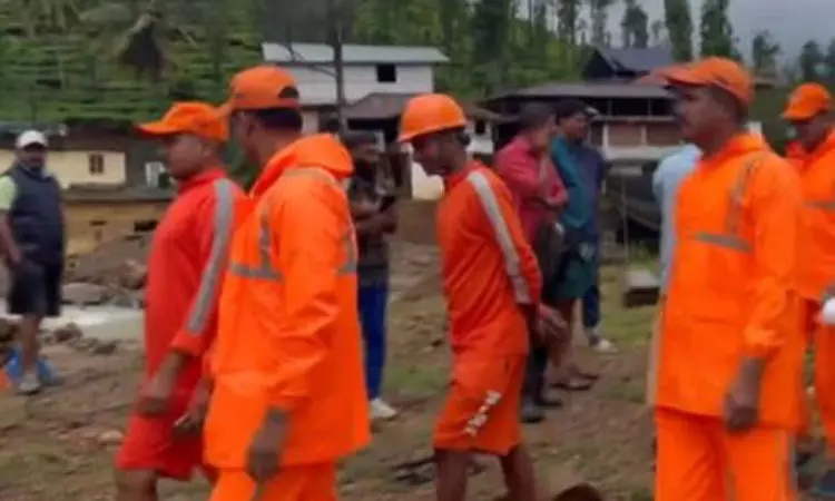 கேரளாவுக்கு விரைந்த தேசிய பேரிடர் மீட்புக்குழு