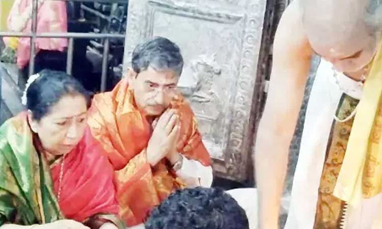 ராமேஸ்வரம் கோவிலில் கவர்னர் ஆர்.என்.ரவி சாமி  தரிசனம்