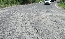 மதுரை - தூத்துக்குடி தேசிய நெடுஞ்சாலையில் சுங்கக் கட்டணம் வசூலிக்க தடை மதுரை - தூத்துக்குடி தேசிய நெடுஞ்சாலையில் சுங்கக் கட்டணம் வசூலிக்க தடை