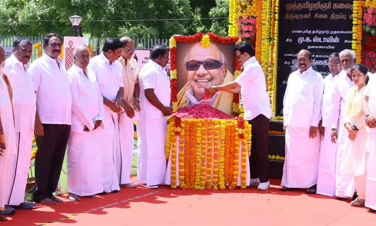 102-வது பிறந்தநாள்: கருணாநிதி சிலைக்கு முதல்-அமைச்சர் மு.க.ஸ்டாலின் மரியாதை