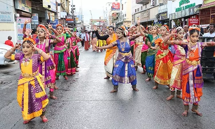 பிரம்மோற்சவம் 2-ம் நாள்: சின்ன சேஷ வாகனத்தில் எழுந்தருளிய திருப்பதி கோவிந்தராஜ பெருமாள்