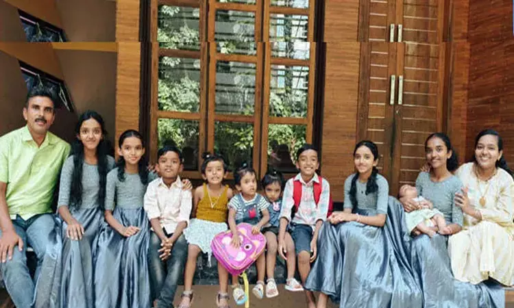 கேரளாவில் 10 குழந்தைகளை பெற்றெடுத்த தம்பதி:  கடவுளின் பரிசுகளை நிராகரிப்பது பாவம் என சிரித்தபடியே கூறும் ரம்யா..!