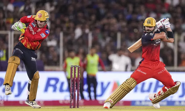 ஐ.பி.எல்.: பஞ்சாப் அணிக்கு எதிராக மாபெரும் சாதனை படைத்த விராட் கோலி